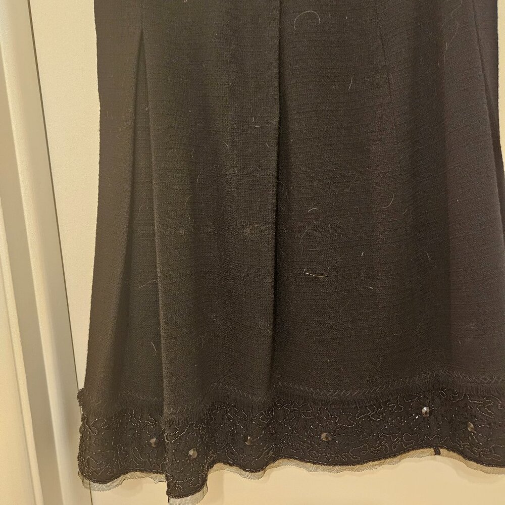 Elegant vintage Elie Tahari wool skirt with beaded embroidery (see sizing below)